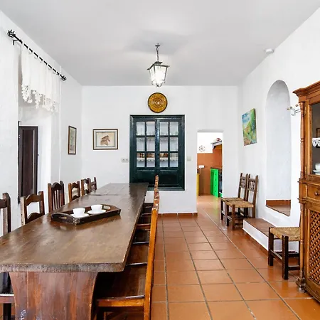 Fuente Dulce Nyaraló Ronda